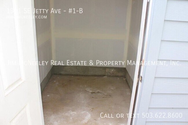 Building Photo - 1301 SE Jetty Ave