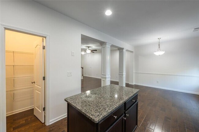 Building Photo - 2341 Attewood Dr