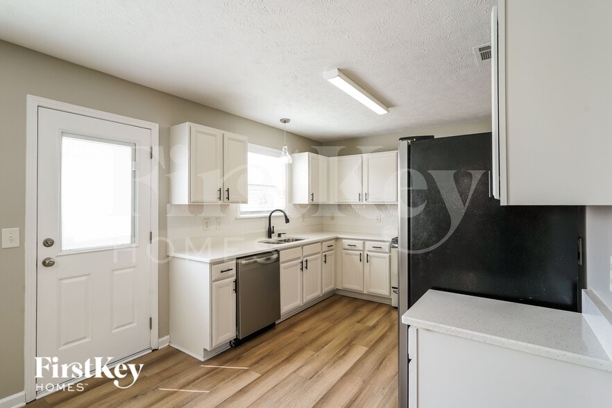 Building Photo - 3437 Axelwood Dr