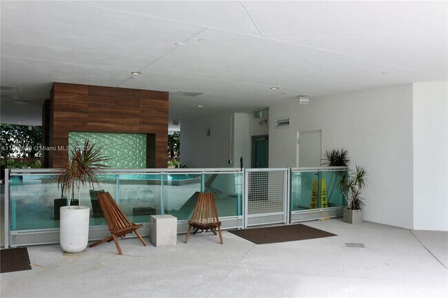 Building Photo - 350 S Miami Ave