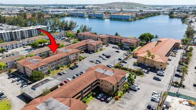 Building Photo - 140 Royal Palm Rd