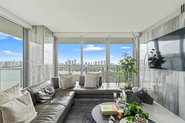 Building Photo - 16385 Biscayne Blvd