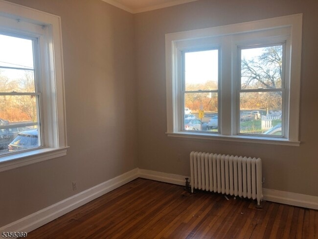Building Photo - 1501 S Wood Ave