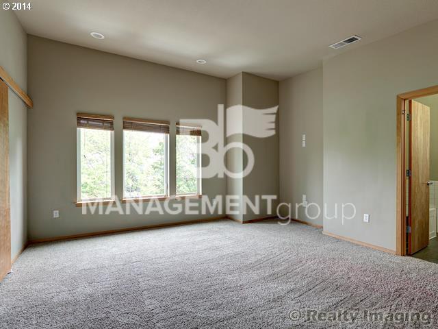 Building Photo - Multnomah Village Contemporary Home with Valley Views