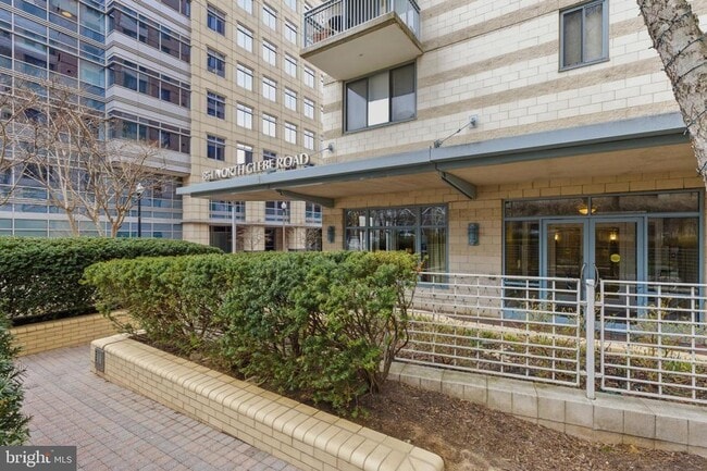 Building Photo - 851 N Glebe Rd