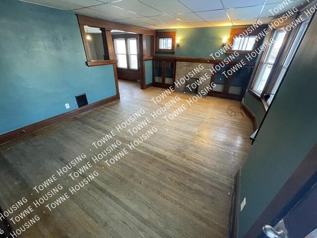 Building Photo - 418 Colvin Ave