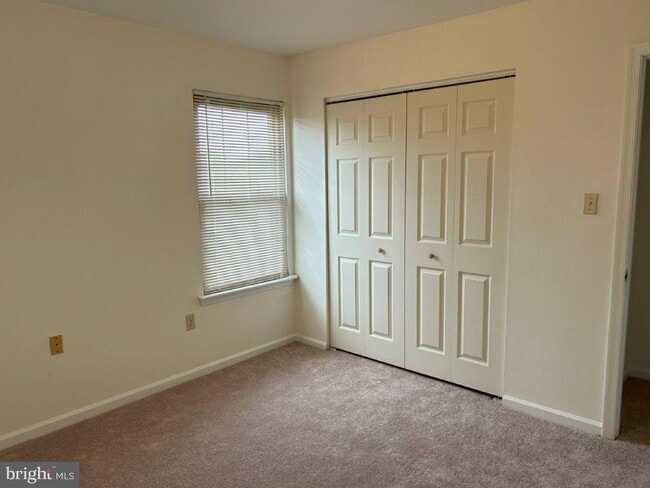 Building Photo - 12 Sumac Ct