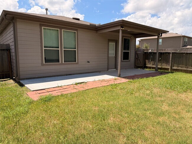 Building Photo - 4622 Champions Landing Dr