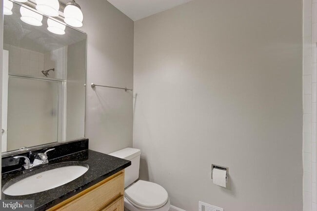 Building Photo - 3934 Chesterwood Dr