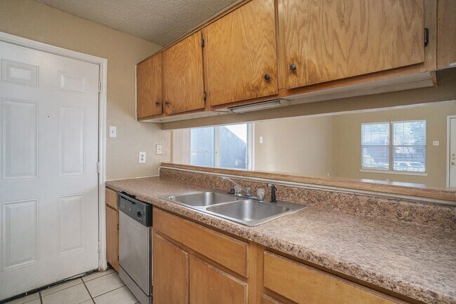 Building Photo - 10328 Chelmsford Dr