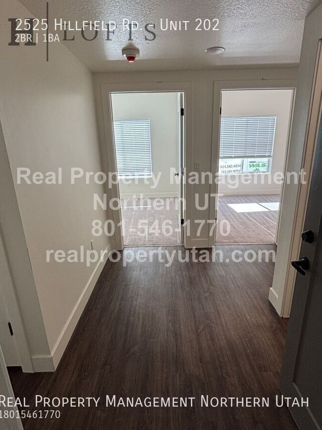 Building Photo - 2525 Hillfield Rd.-Unit 202