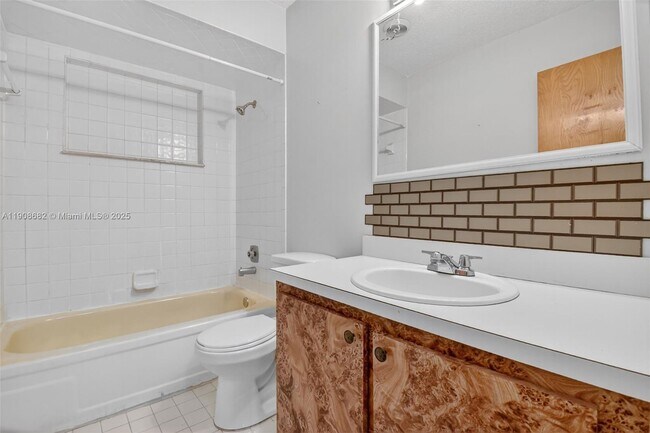 Building Photo - 6858 S Congress Ave