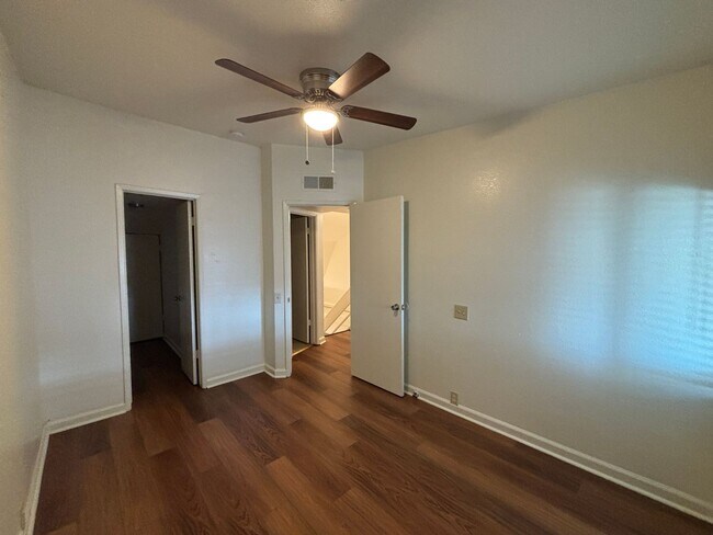 Building Photo - El Paso