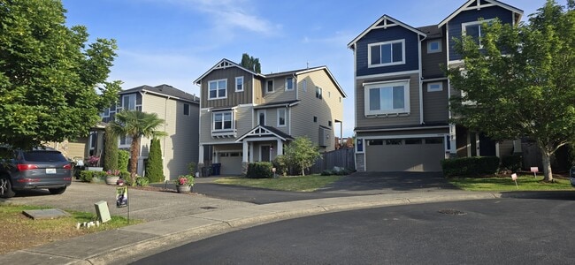 Building Photo - 11448 80th Pl S