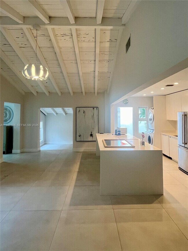 Building Photo - 337 SW 23rd Rd