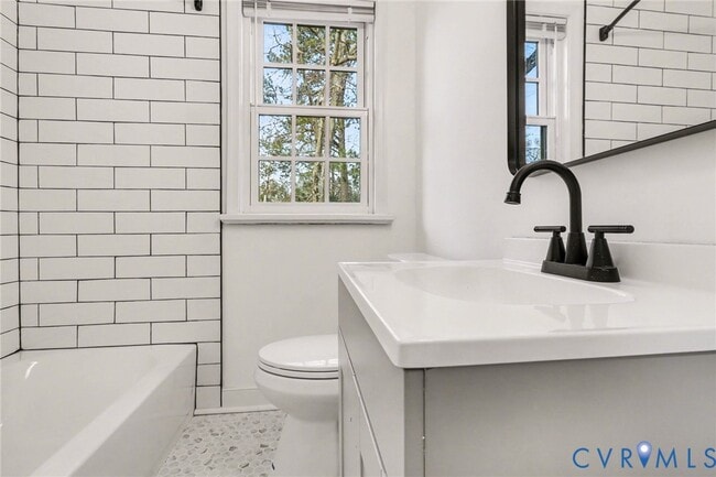 Building Photo - 1342 Evergreen Ave