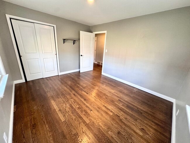 Building Photo - 1415 N Main St