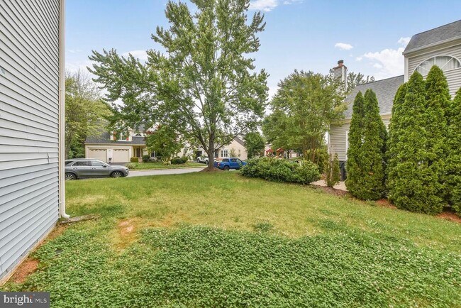 Building Photo - 46525 Hollymead Pl