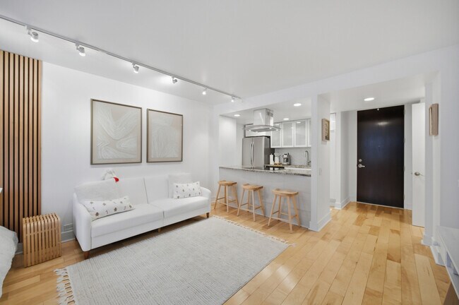 Building Photo - 535 N Michigan Ave