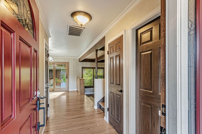 Building Photo - Elegant and Spacious 4Bedroom Sunnyvale Home