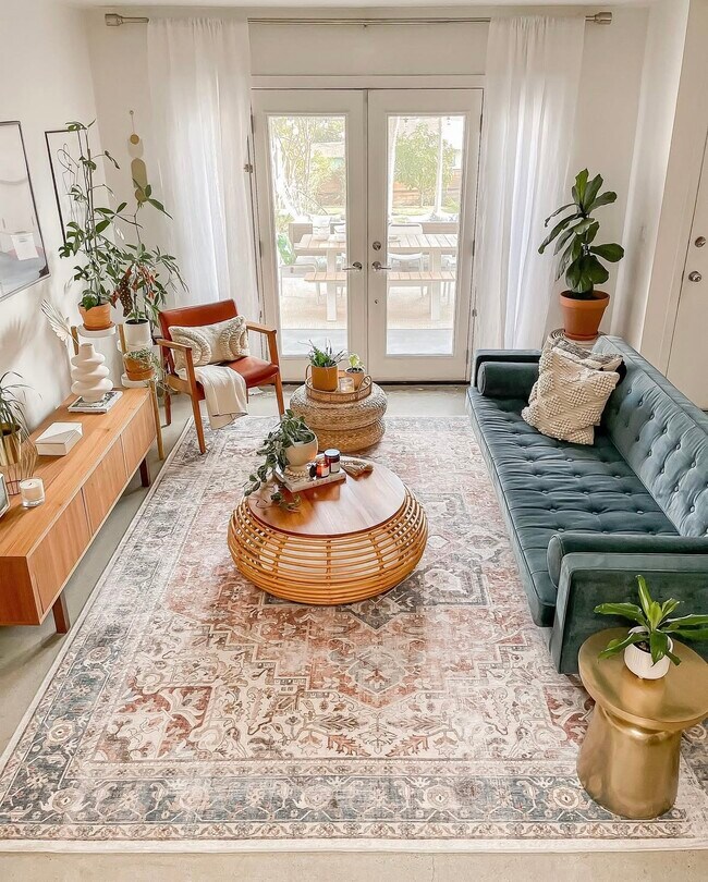 Building Photo - 3809 Floral Dr