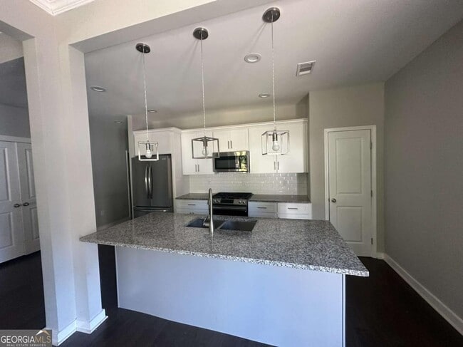 Building Photo - 1536 Montreat Ave SW