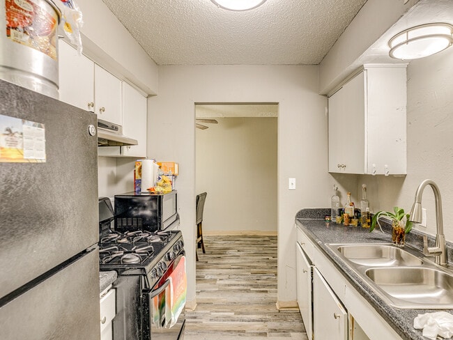 Building Photo - Hillcrest Residences