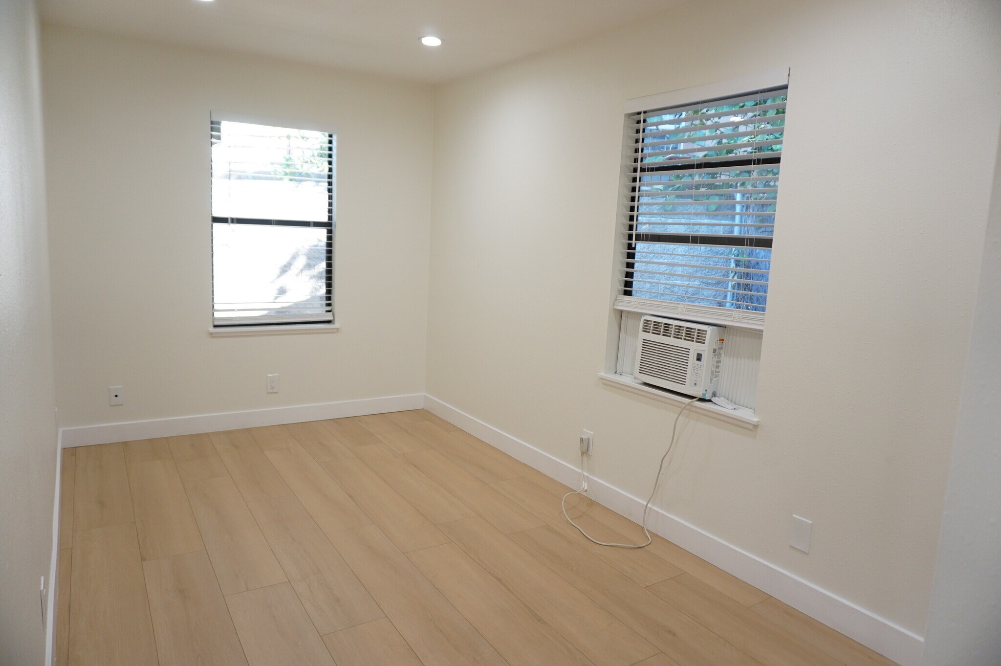 Building Photo - 3948 Pennsylvania Ave