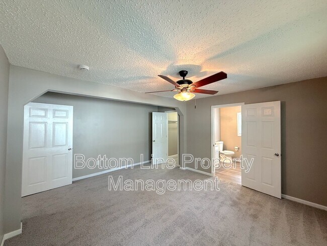 Building Photo - 1011 S Weldon St