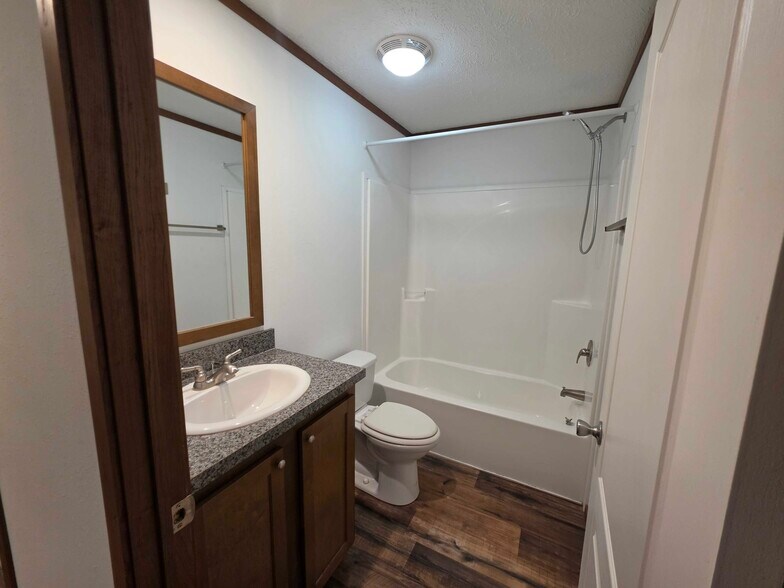 Building Photo - 36 Meggan Dr
