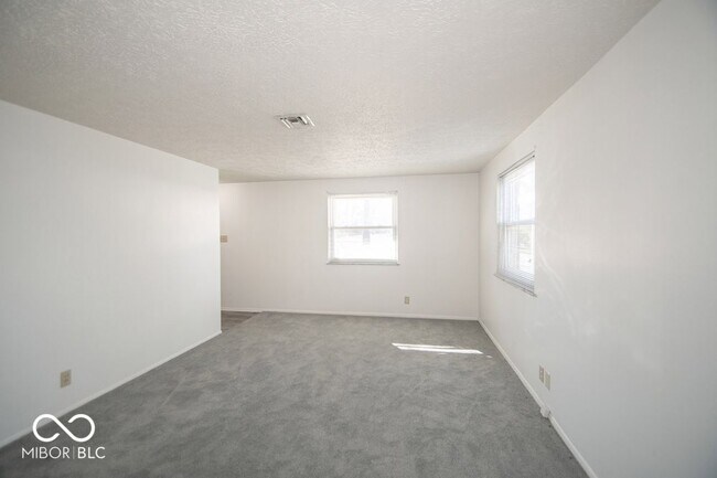 Building Photo - 8636 E Edgewood Ave