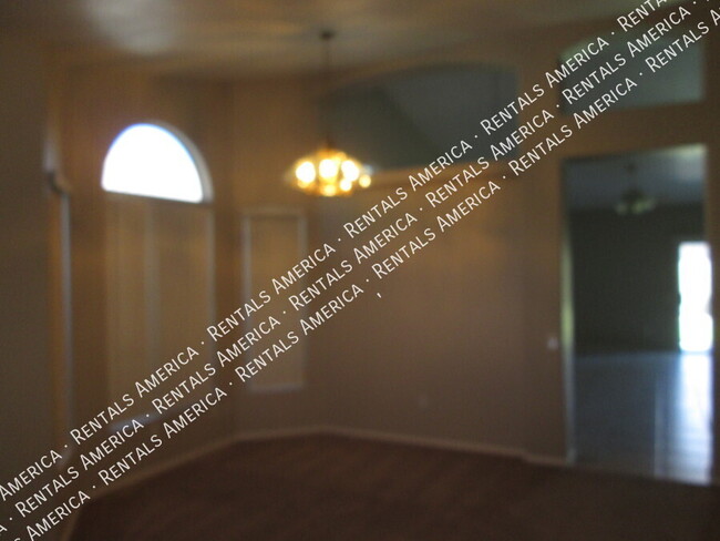 Building Photo - 1332 W Kesler Ln