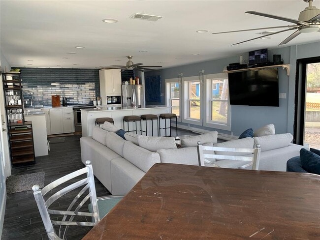 Building Photo - 1713 Aztec