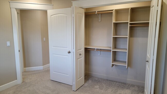 Building Photo - 3993 N Heritage View Ave