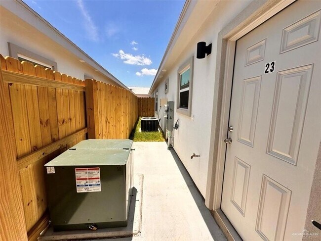 Building Photo - 740 N Alamo Rd