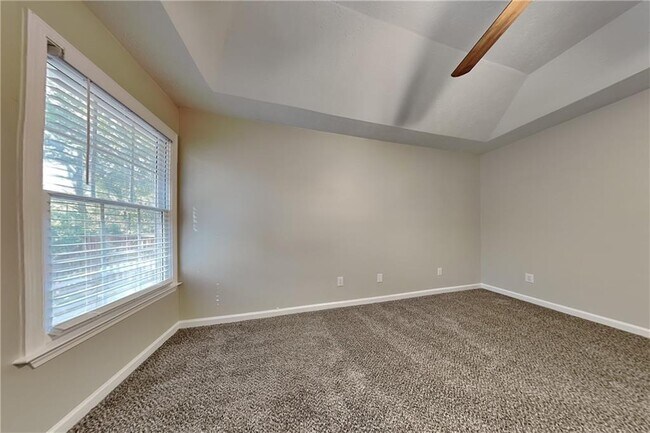 Building Photo - 204 Leighs Grove Ct