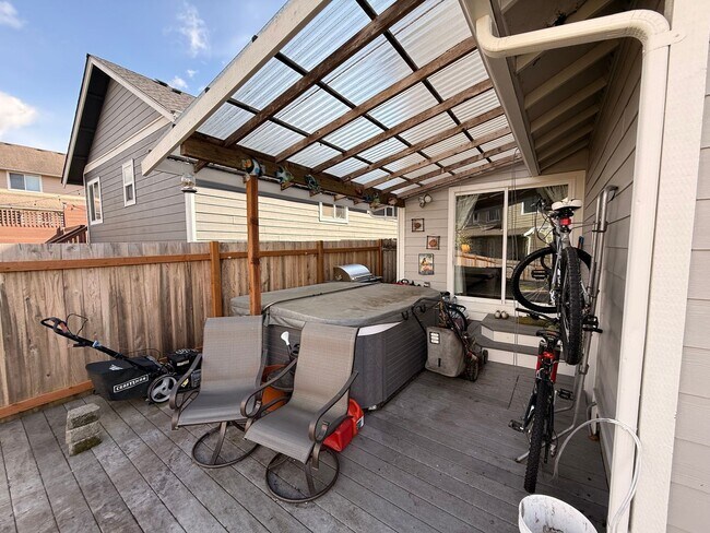 Building Photo - 4 bdrm/2.5 bath home in Barkley Area