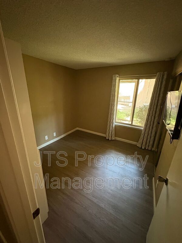 Building Photo - 6913 Navarro Ct