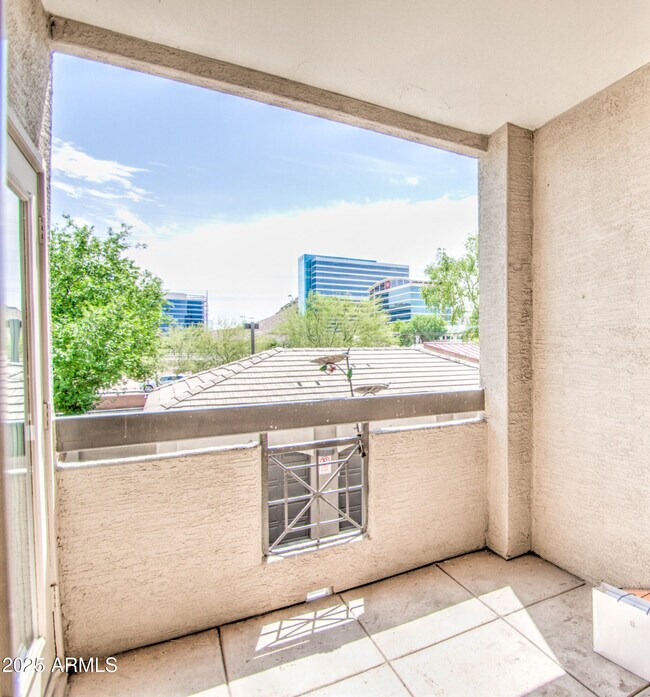 Building Photo - 435 W Rio Salado Pkwy