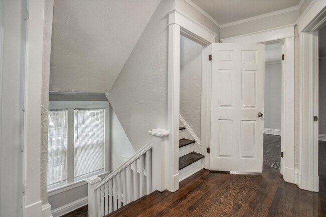 Building Photo - Move fast on this one. Apply within 24 hours of your showing and lock in $250 off your monthly re...
