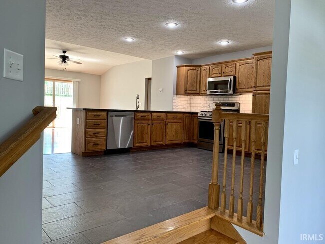 Building Photo - 1209 W Aspen Ct
