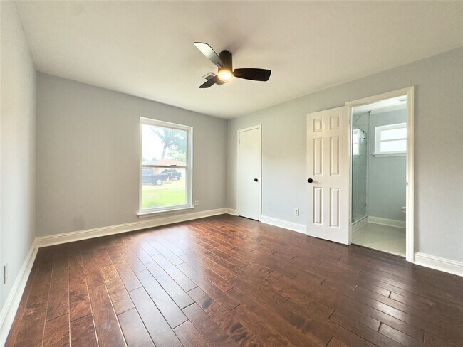 Building Photo - 1415 Mapleton Dr