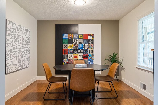 Building Photo - 306 Jason Ct