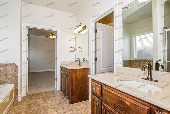 Building Photo - 16001 Bravado Pl