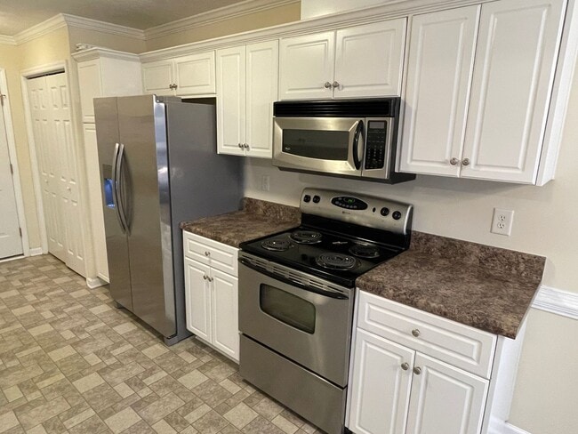 Building Photo - 612 Lory Ln