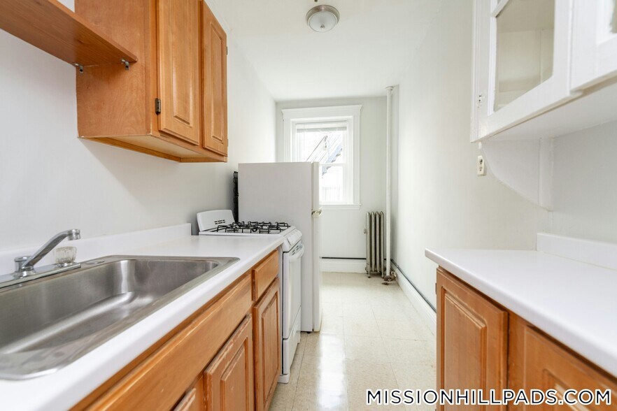 Building Photo - 49 Worthington St