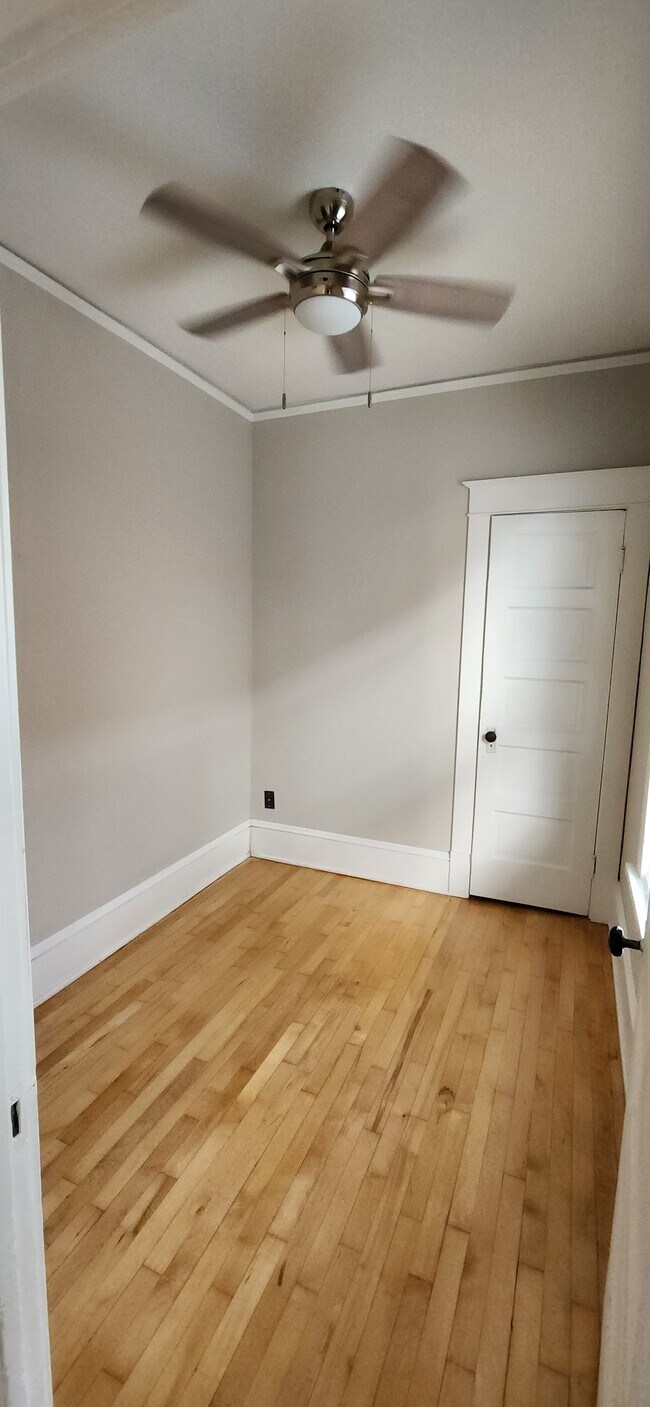 Building Photo - 2529 N Fratney St