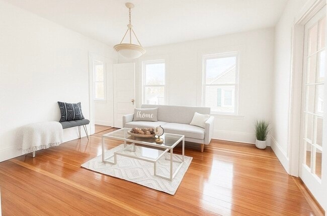 Building Photo - 145 Lagrange St