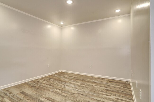 Building Photo - 1715 John F. Kennedy Blvd