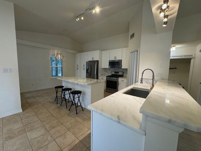 Building Photo - West Pensacola - Emerald Shores - 3 bedroom, 2 bathroom with enclosed sunroom